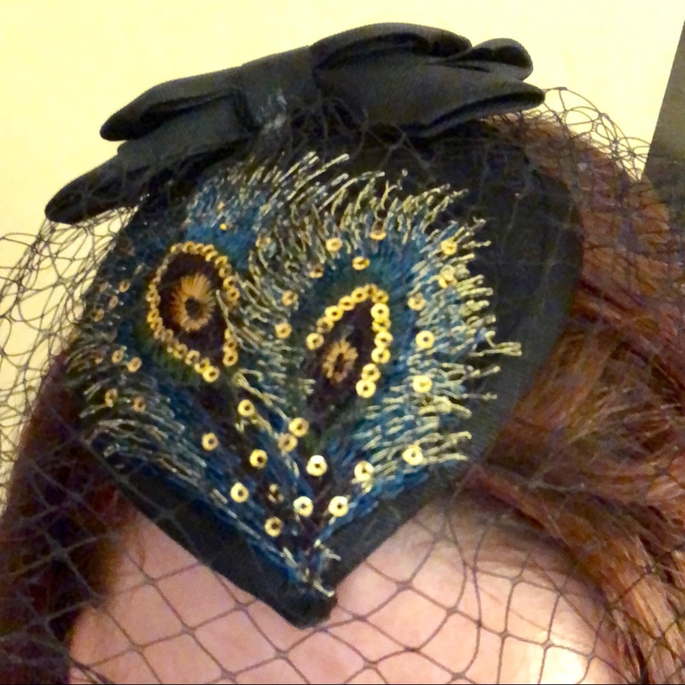 Icing Peacock Bow Fascinator with Netting
